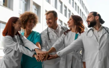 Grupo de doctores de clinica aliada de TuSeguroMedico