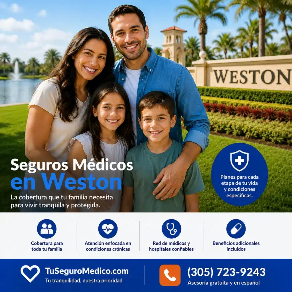 Seguros medicos en Weston | TuSeguroMédicocom Familia hispana sonriendo frente al letrero de Weston Florida representando la búsqueda de seguros médicos en Weston para obtener cobertura de salud confiable para toda la familia